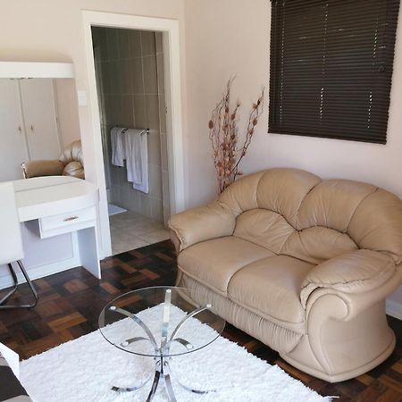 Easy Inn Guesthouse Велком Екстериор снимка